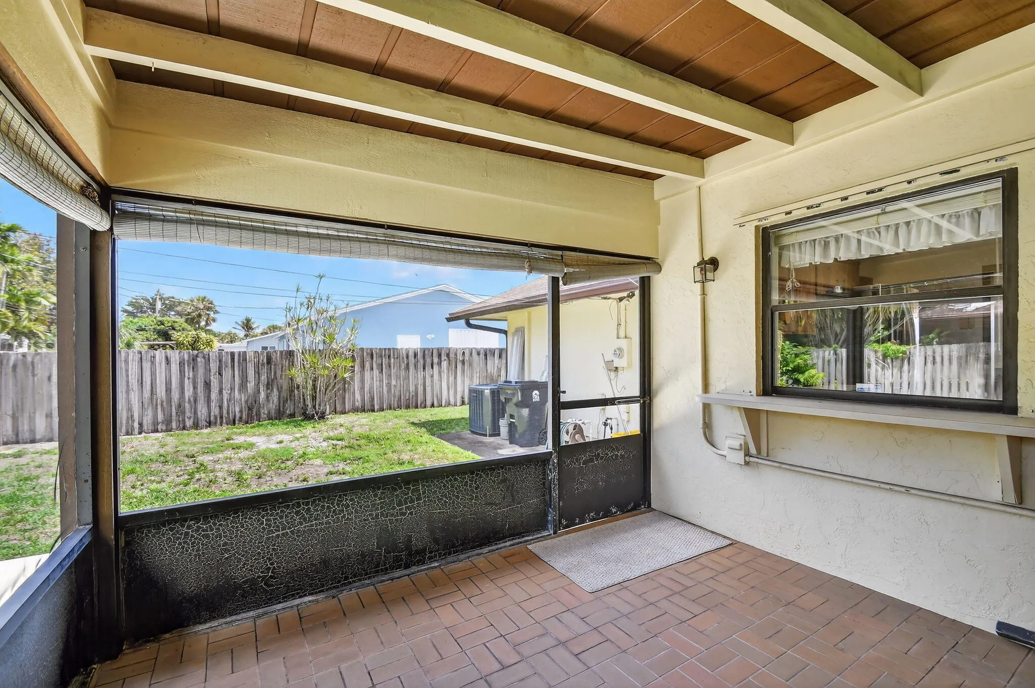 68 Patio Kitchen Bar