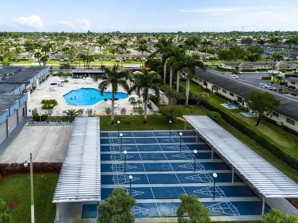 Outdoor recreation just steps fromthe clubhouse.