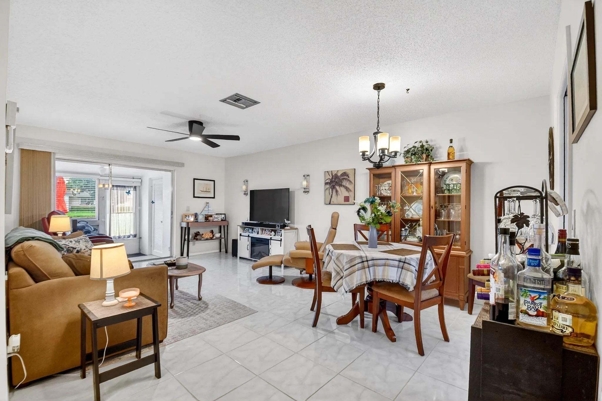 Light-filled space designed for comfort & easy flow.