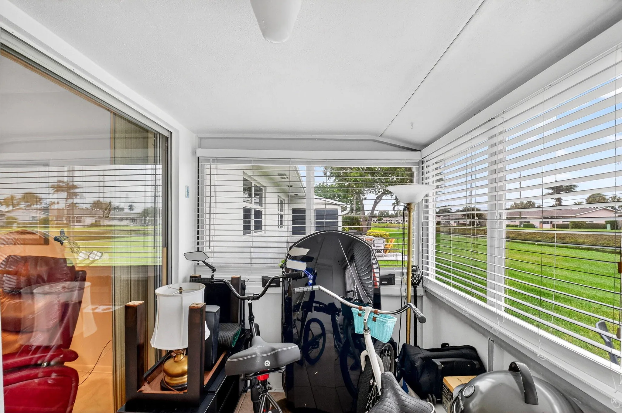 Bright space offering scenic outlook & added versatility.
