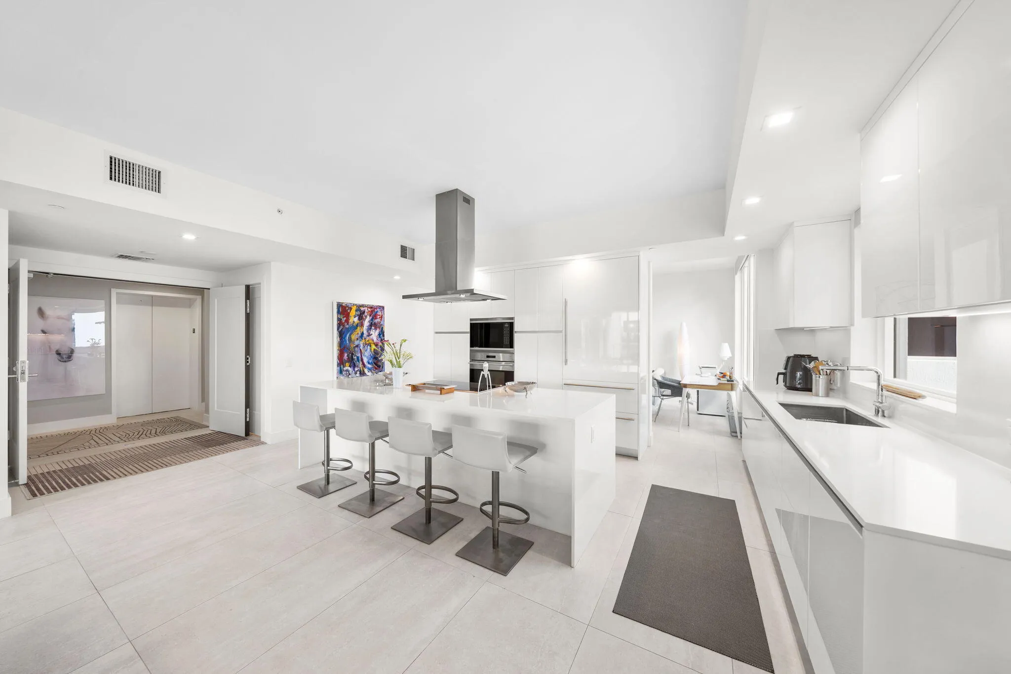 Kitchen with counter seating