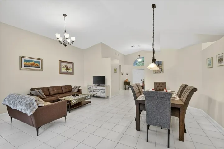 living/ dining room