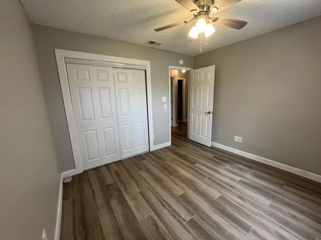 Secondary bedroom