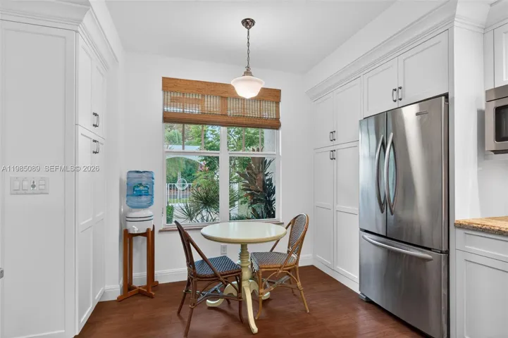 Eat-in Kitchen Area