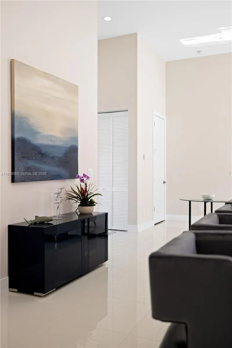 12 Adams living room 3