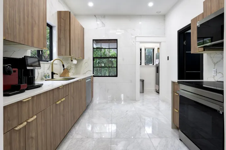 1629 S Lakeside Dr Lake Worth-large-008-