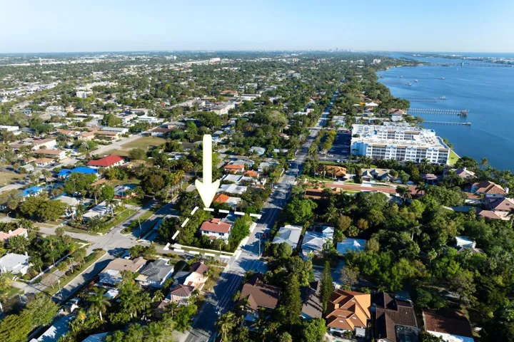 1629 S Lakeside Dr Lake Worth-large-033-