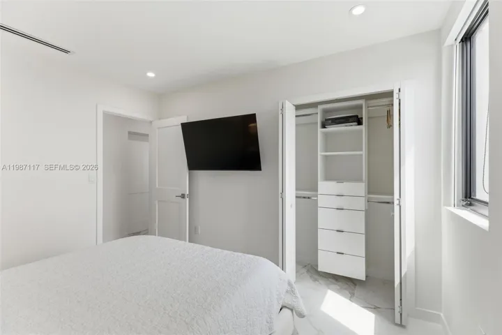 TV & Built in closets