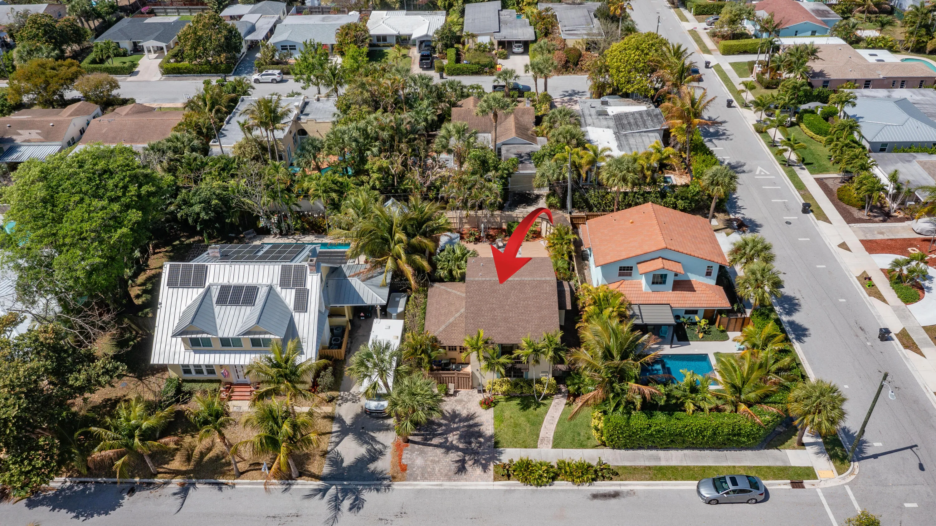 1827 N Palmway