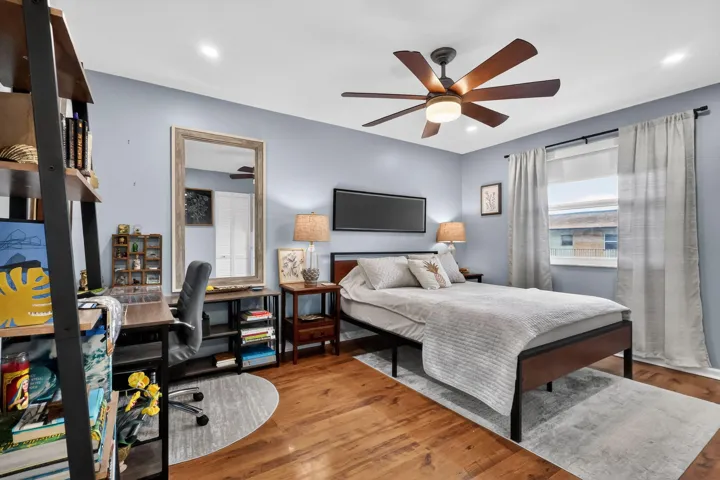2nd bedroom