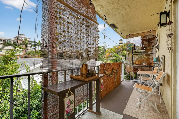 balcony