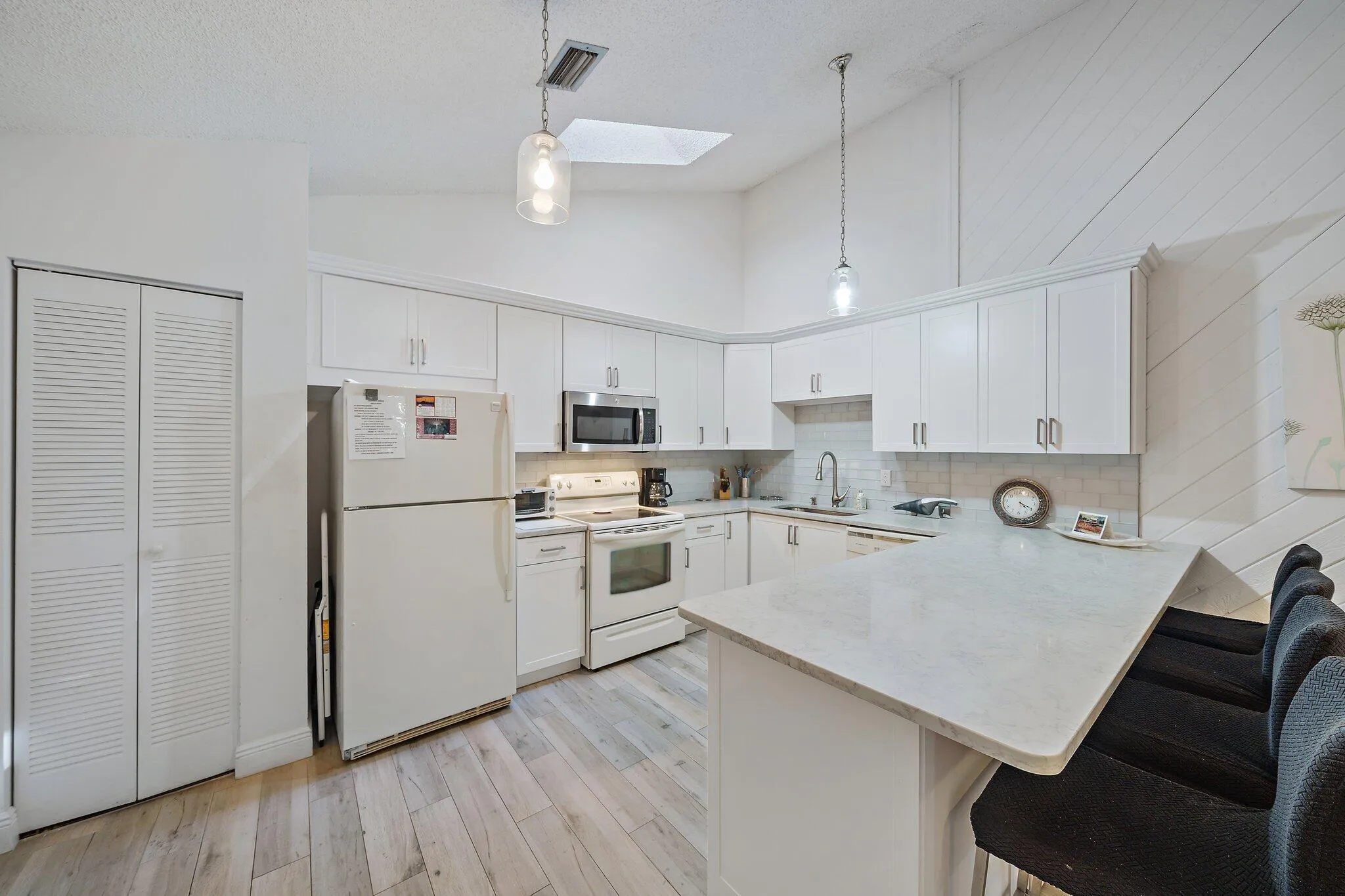 014-1801US1N13A-Jupiter-FL-SMALL
