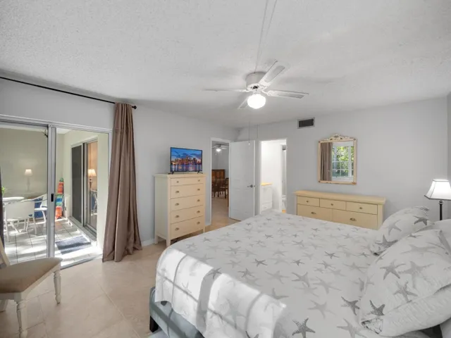 Bedroom w/Patio Sliders