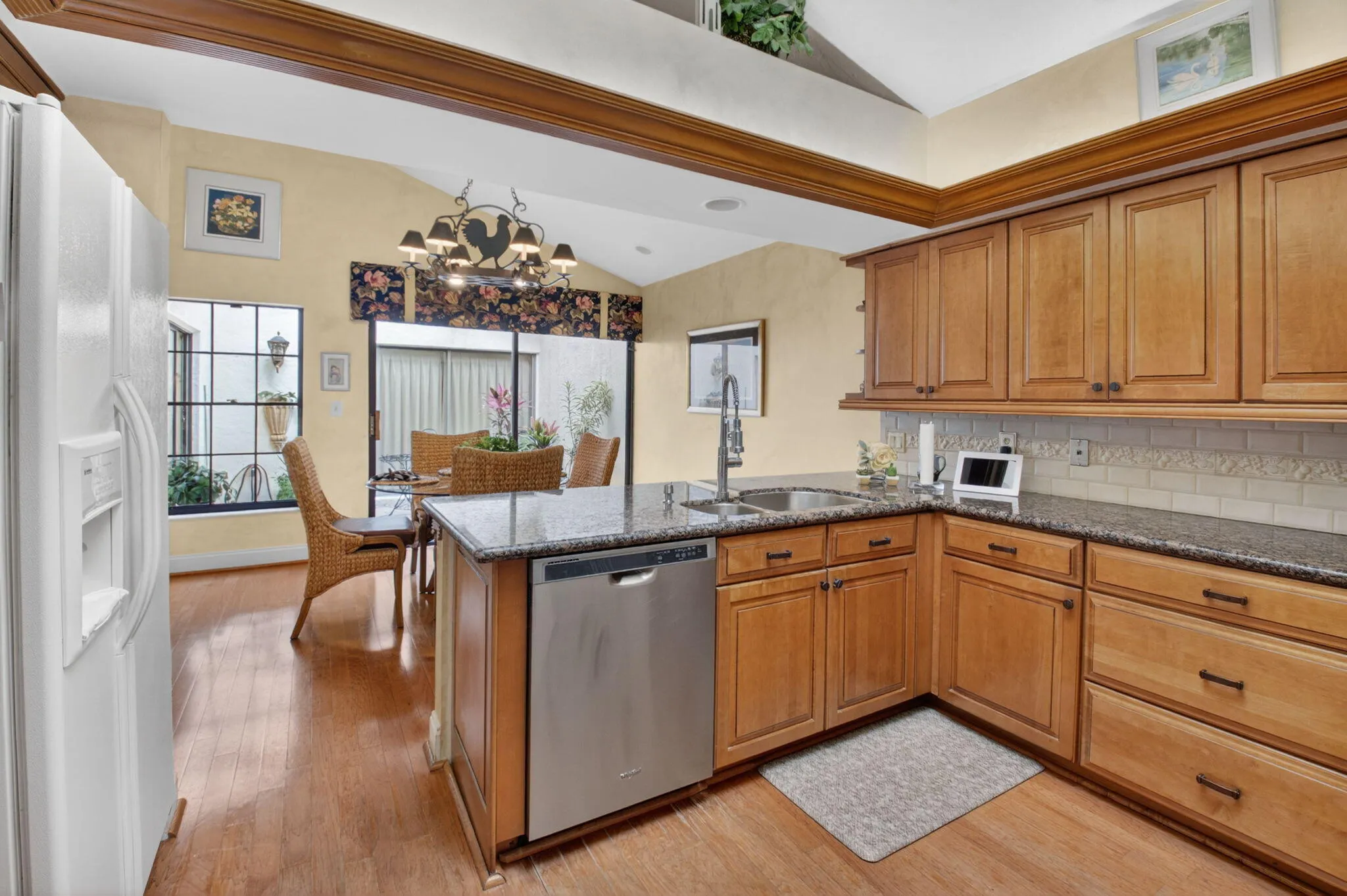 CUSTOM WOOD CABINETS