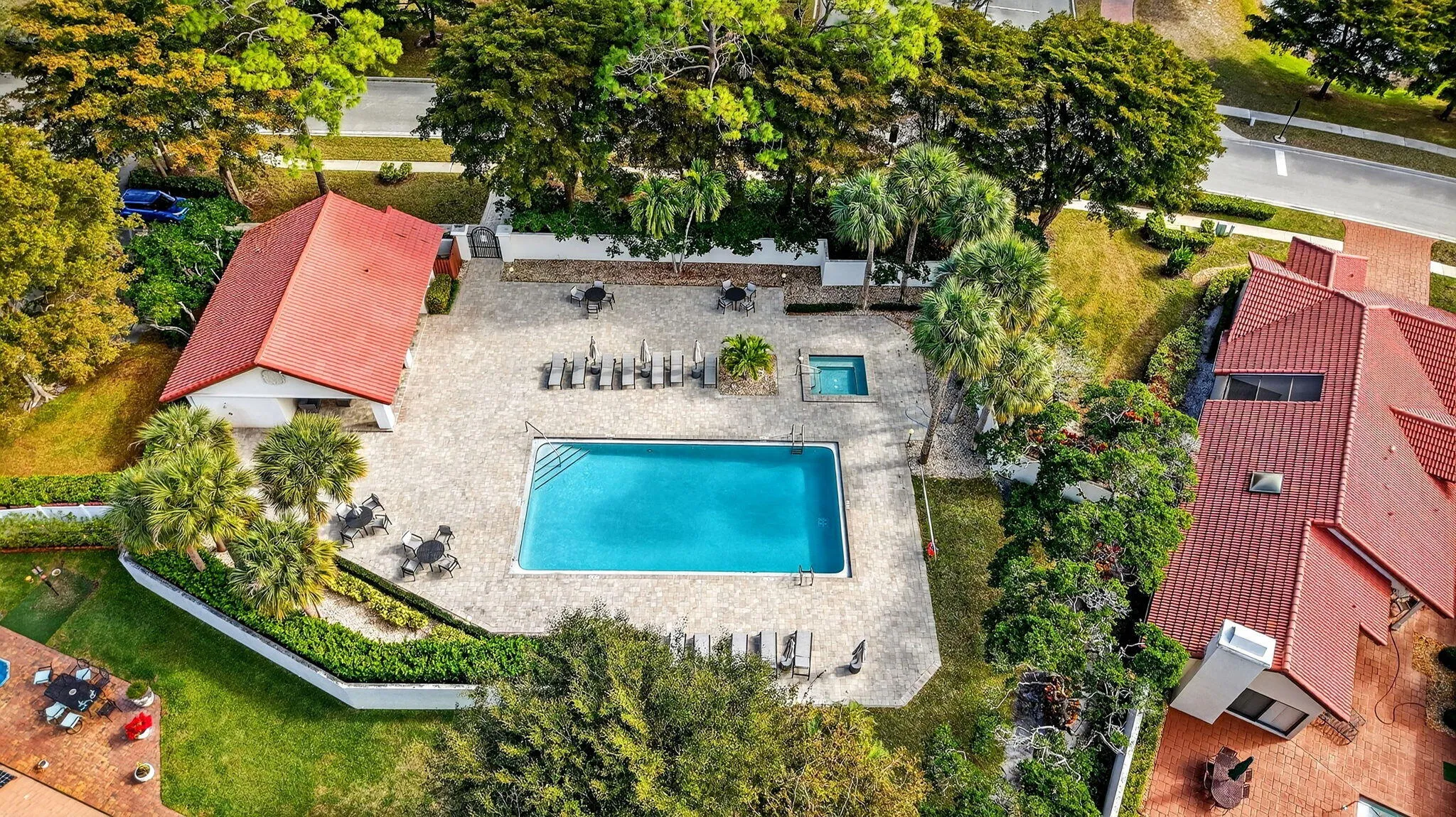 HEATED/CHILLED COMMUNITY POOL