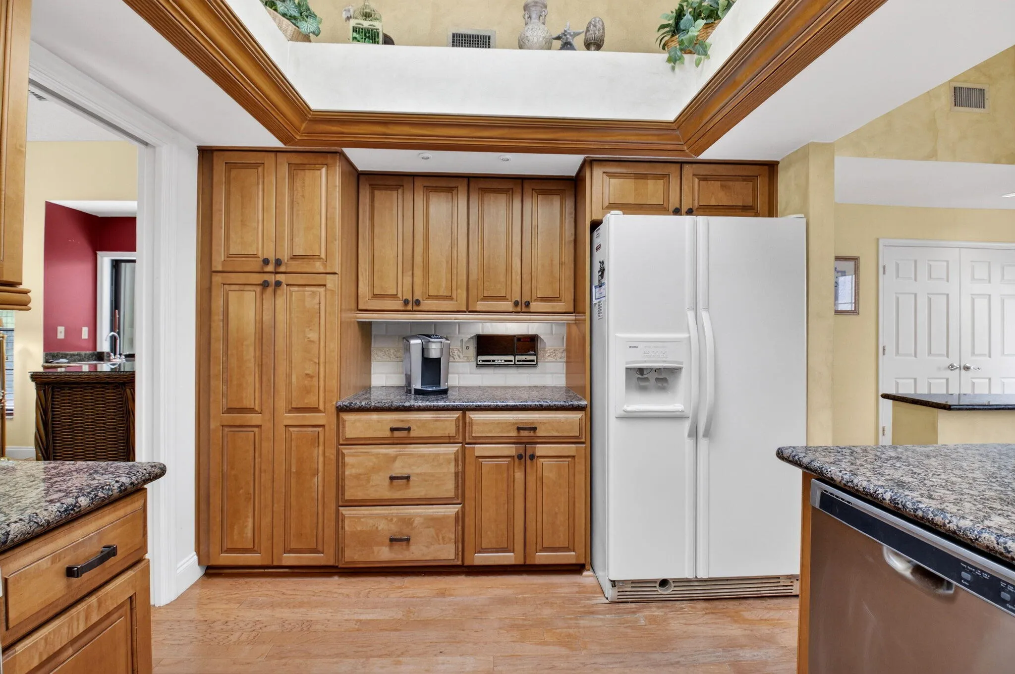 LIGHT FILLED KITCHEN