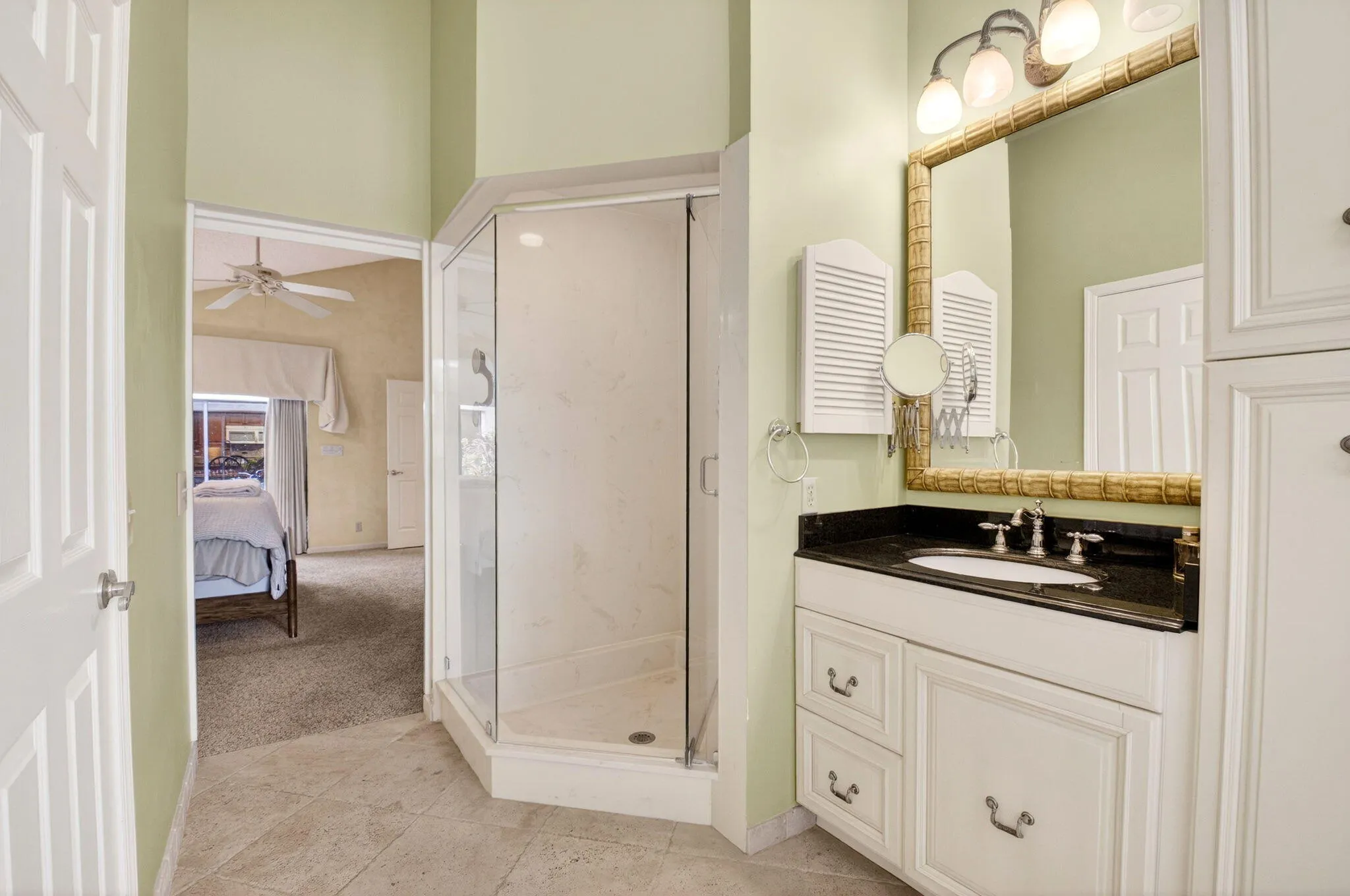 SEPARATE SHOWER
