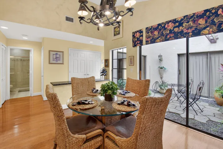 DINING AREA OVERLOOKS ATRIUM