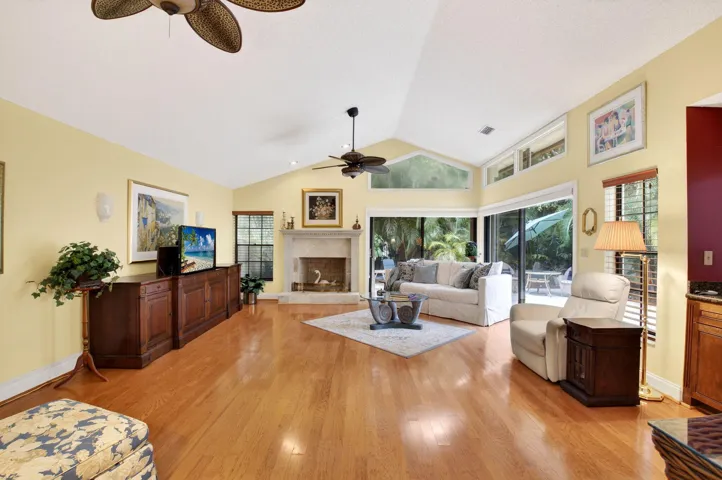 HONEY-HUED REAL WOOD FLOORS