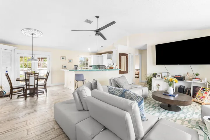 008-2114SoutheastMidtownRoad-PortStLucie