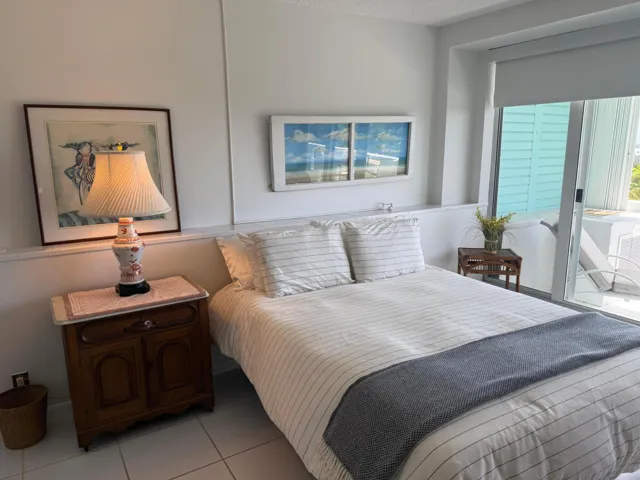 Queen bed