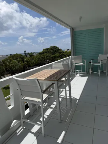 Balcony Dining
