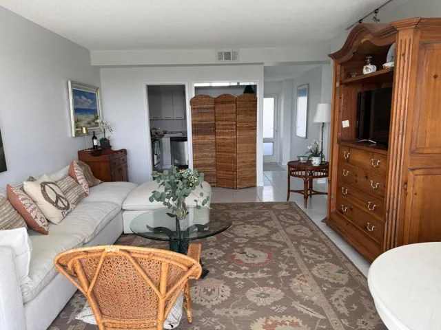 Living Room facing entry