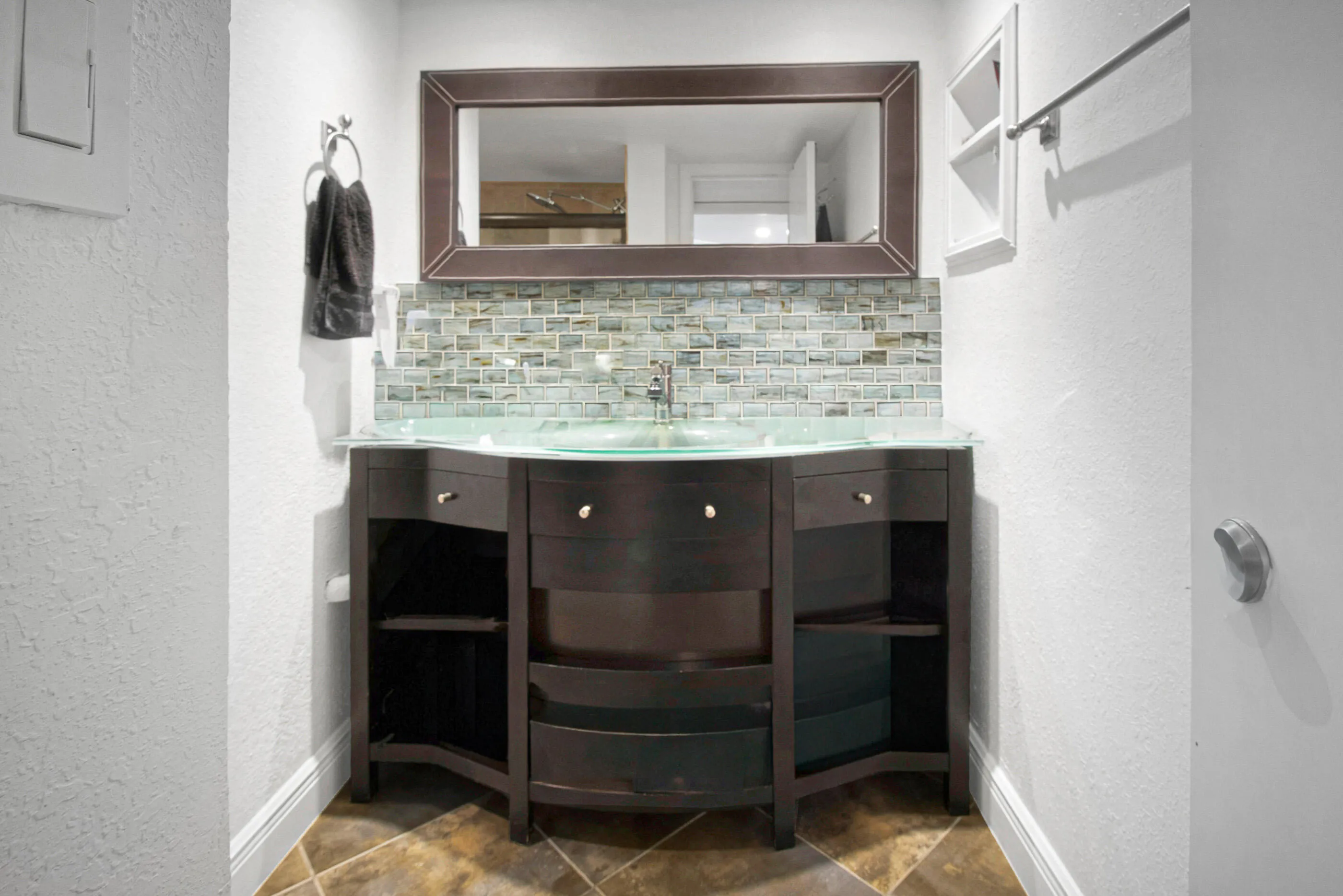 Full bath vanity