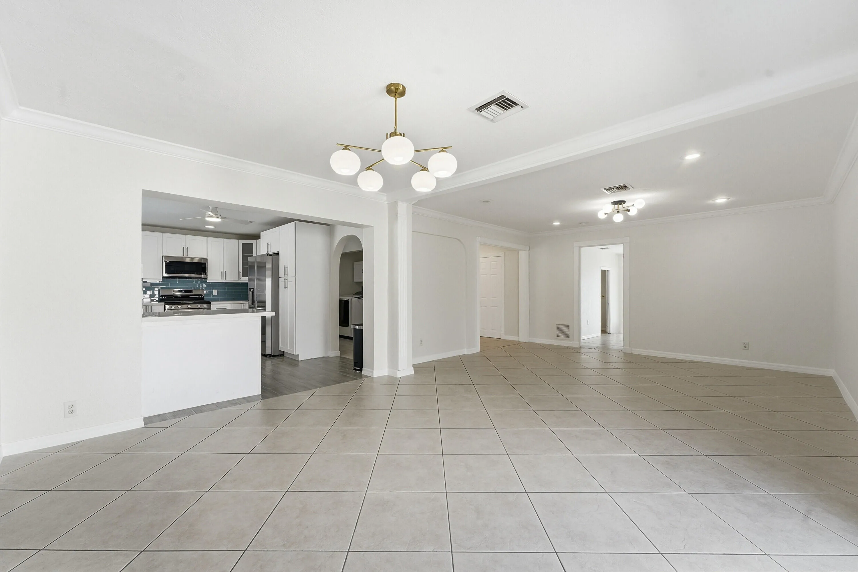 DINING/LIVING ROOM VIRTUAL STAGED