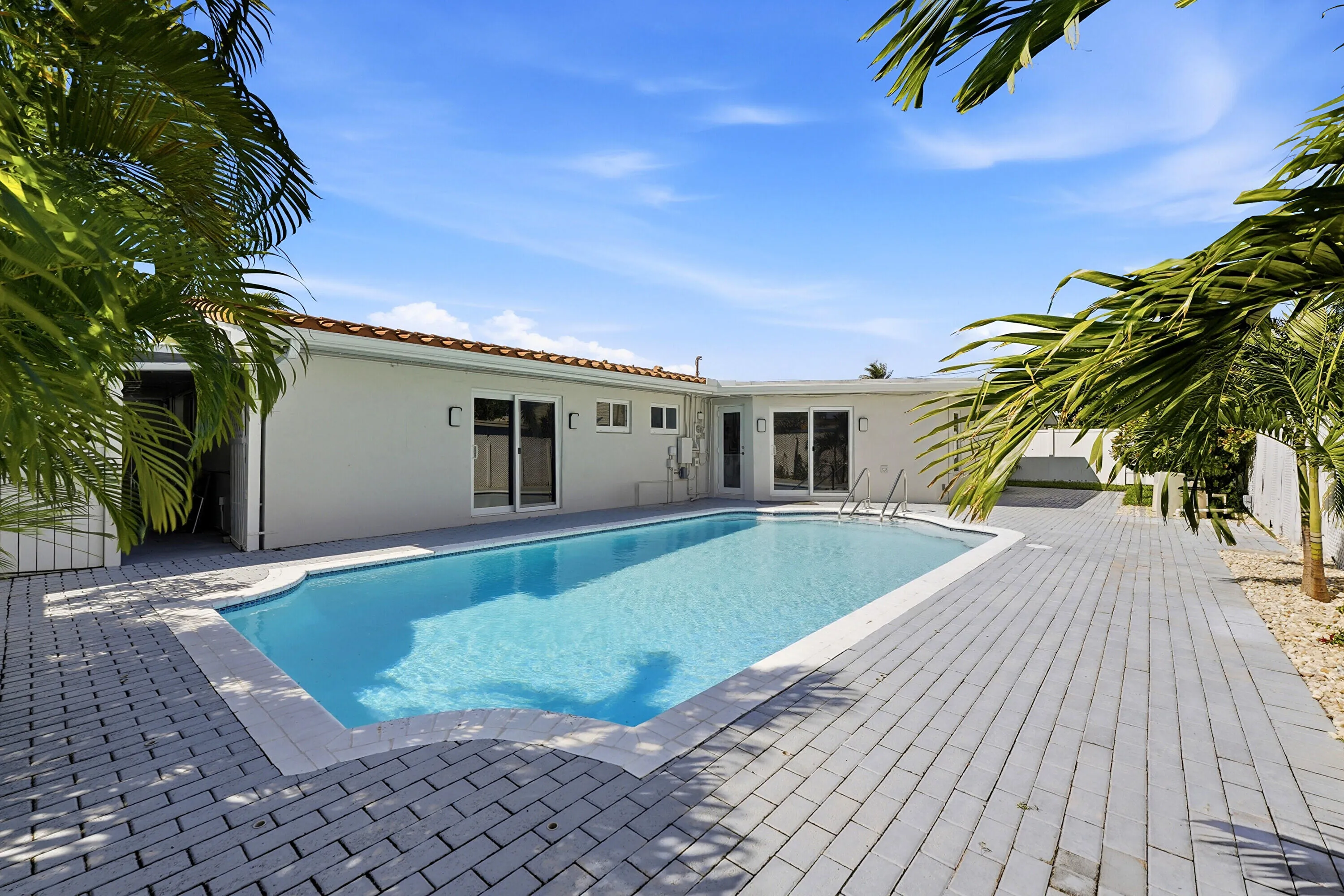 POOL/BACKYARD
