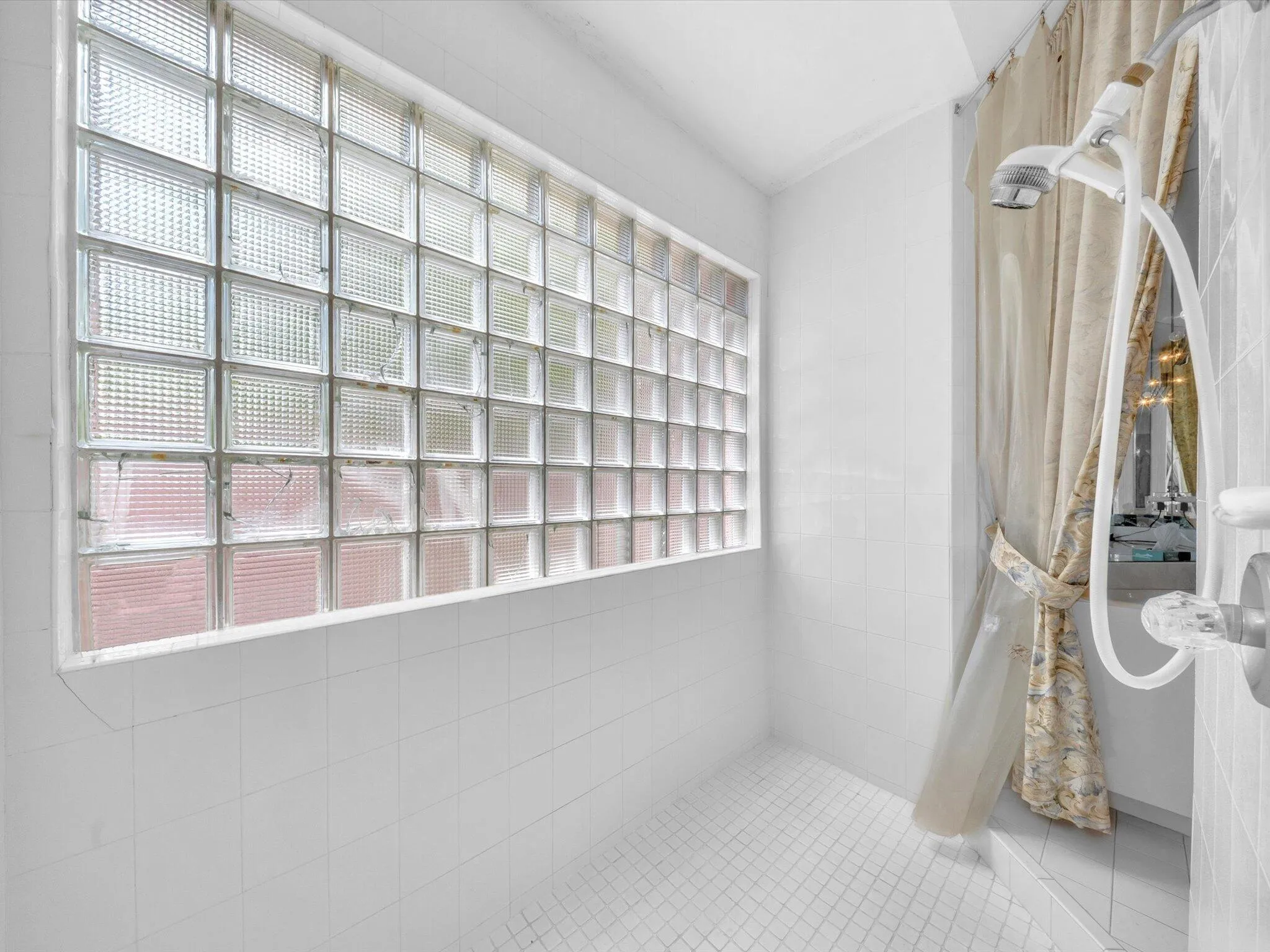 Outdoor covered/screened patio