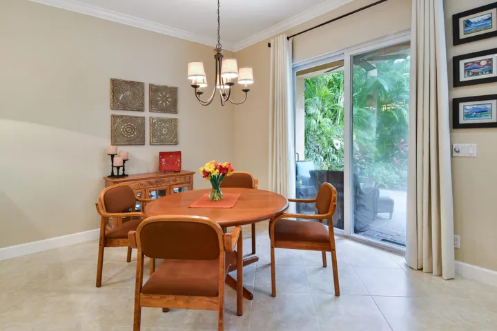 Separate Breakfast Area
