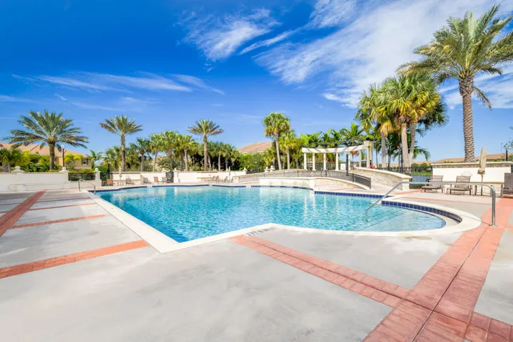 Paloma's Community Pool