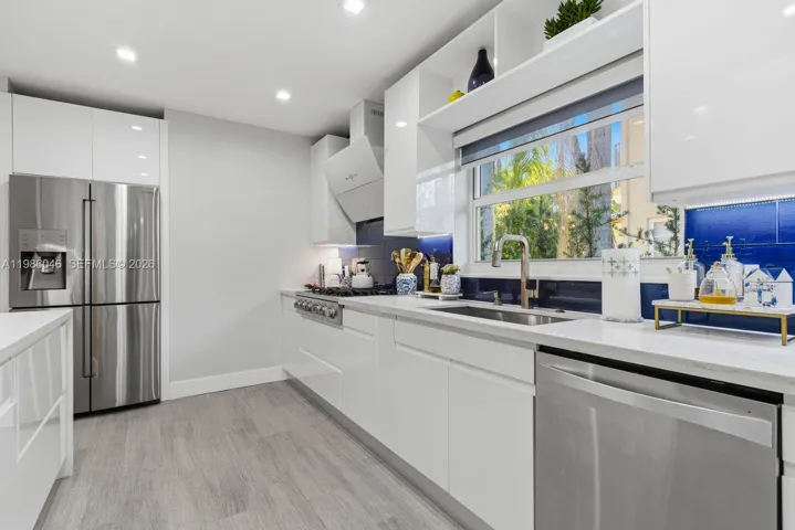NEW KITCHEN