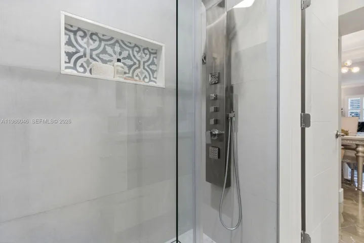 BATHROOM #1