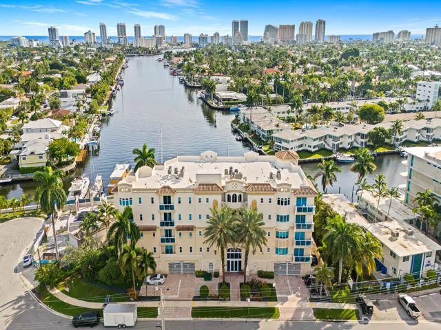Aria is a boutique and luxurious building at the end of Hendricks Isle offering privacy, minimal traffic and exceptional water views..