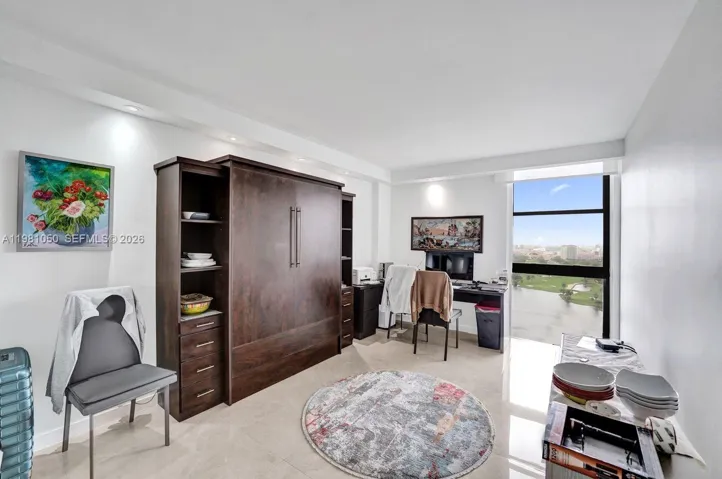 Second bedroom.