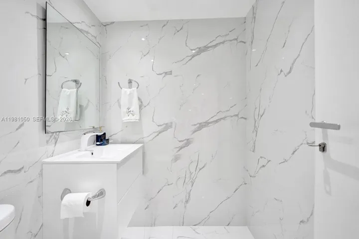 Guest bathroom.