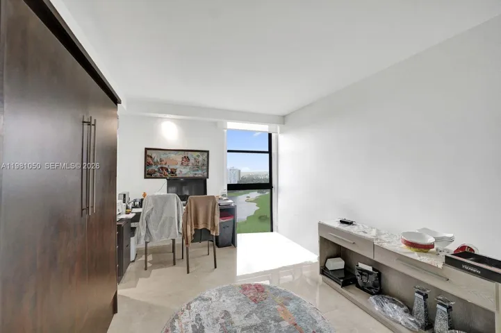 Second bedroom.