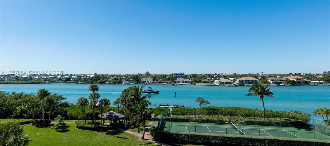 Tennis court/Pickleball