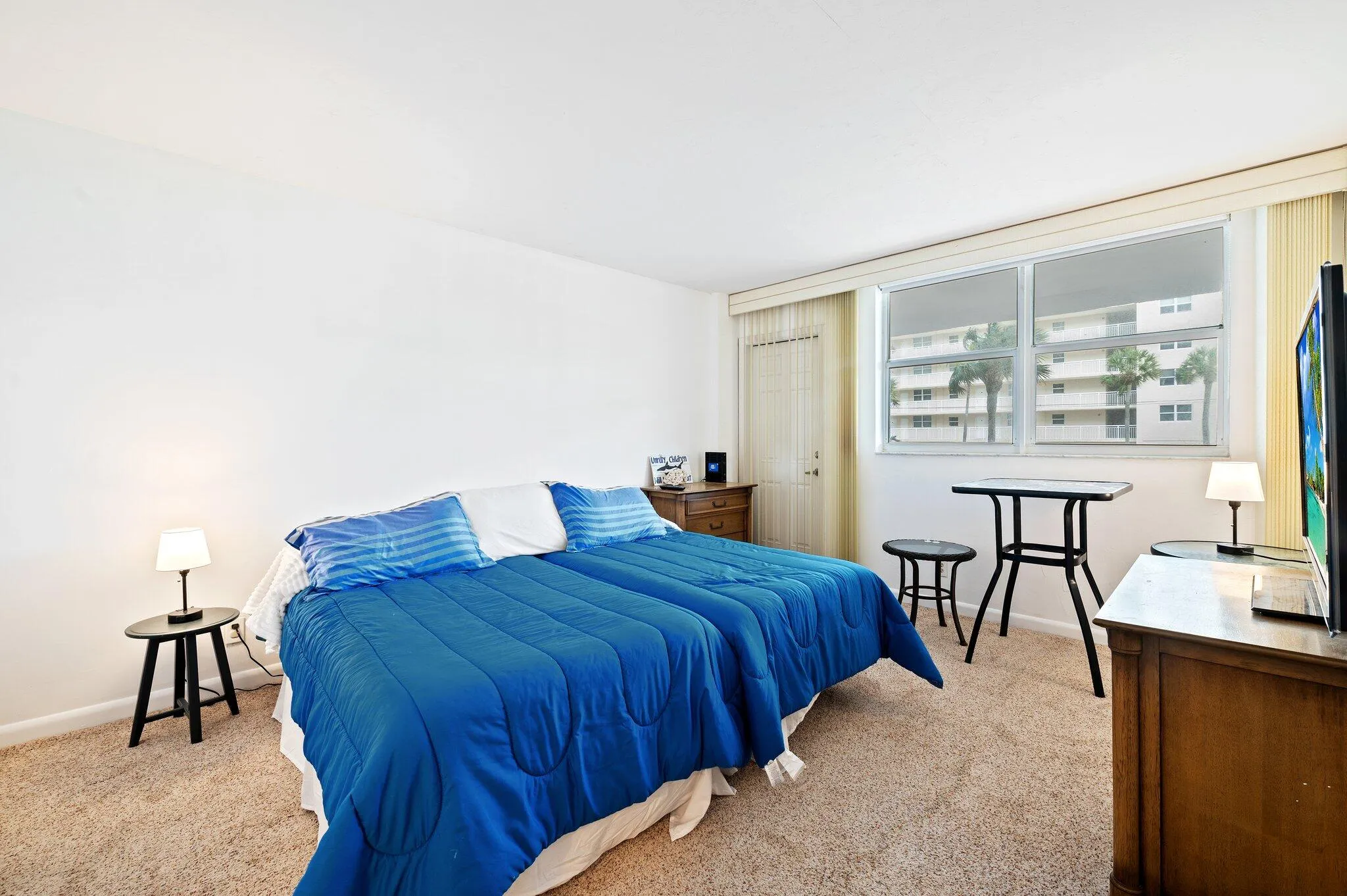 22-web-or-mls-1050-hillsboro-mile-203w