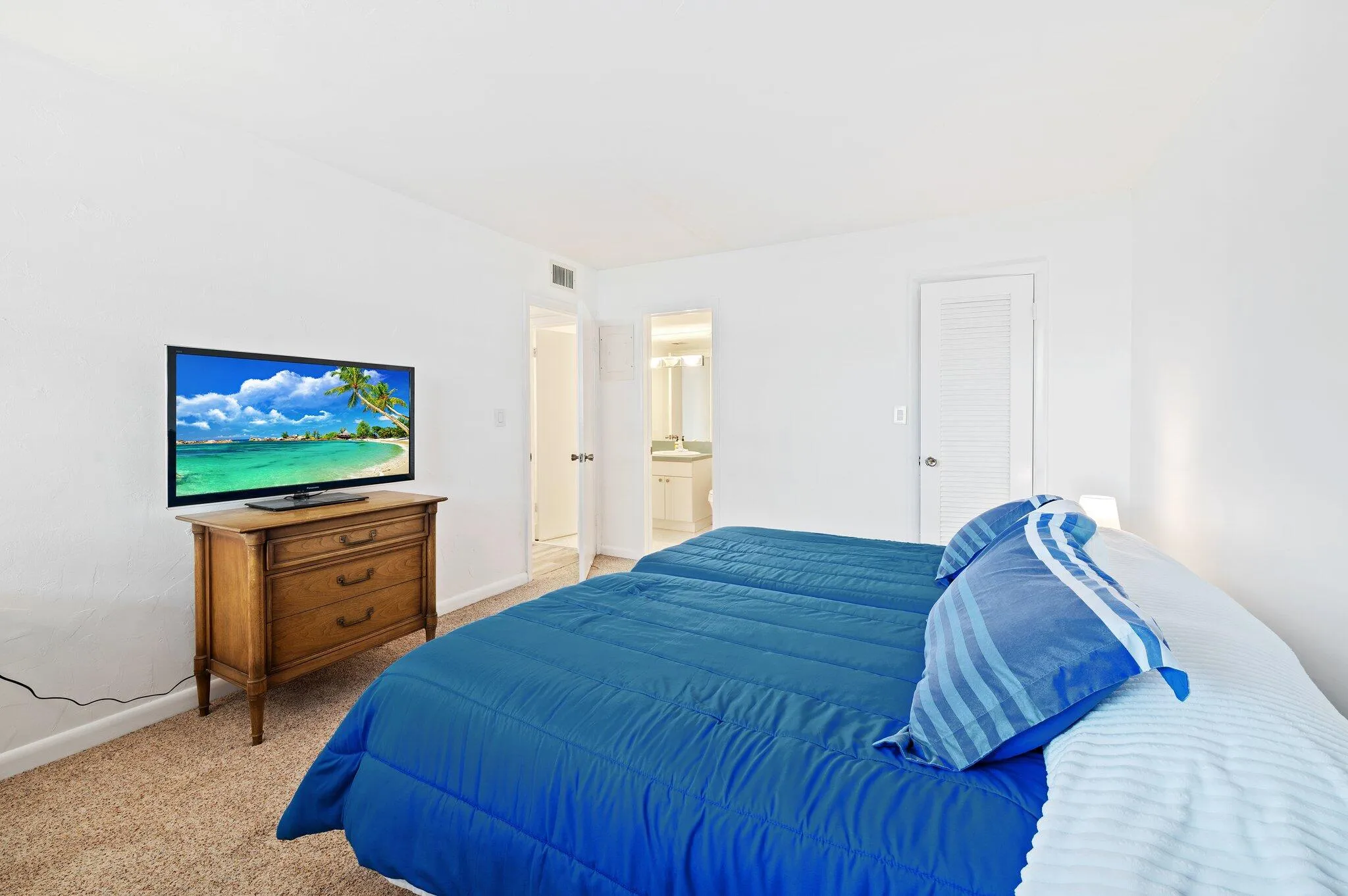 23-web-or-mls-1050-hillsboro-mile-203w