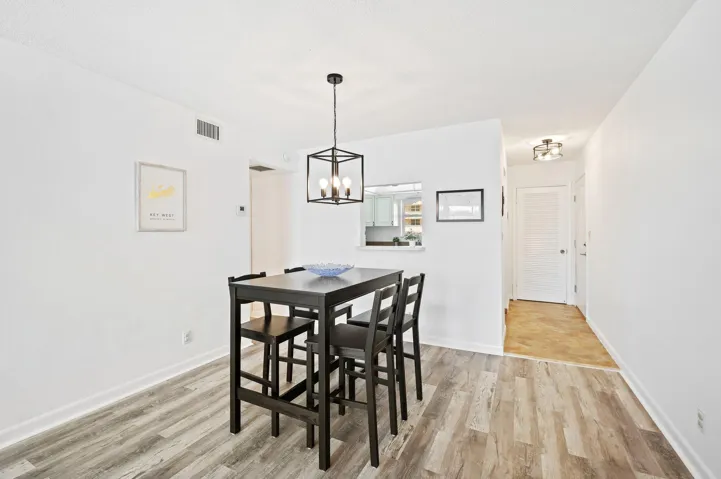 5-web-or-mls-1050-hillsboro-mile-203w