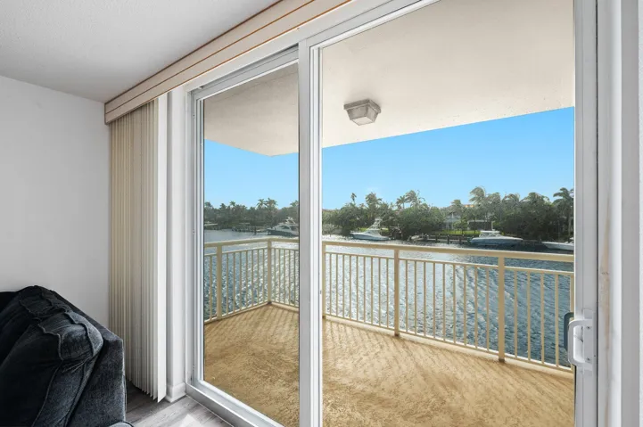 8-web-or-mls-1050-hillsboro-mile-203w