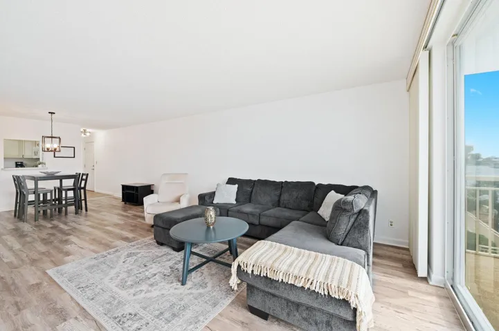 13-web-or-mls-1050-hillsboro-mile-203w