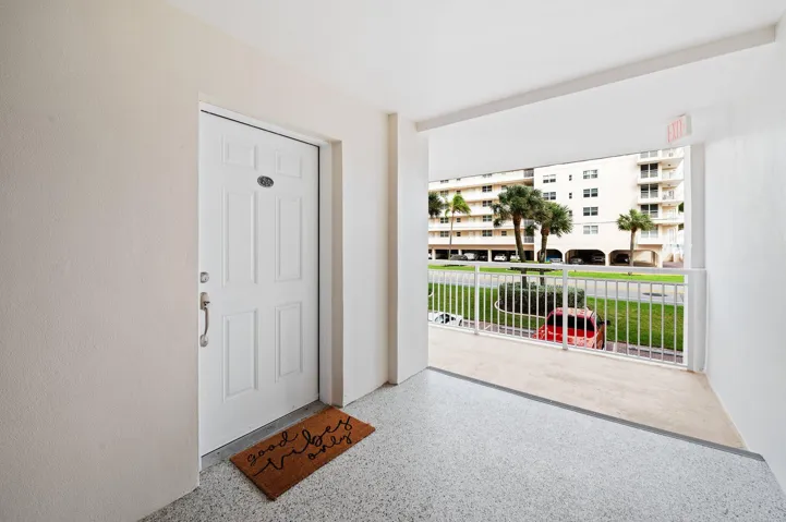 2-web-or-mls-1050-hillsboro-mile-203w