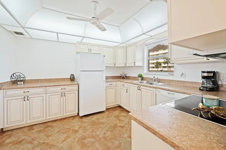 14-web-or-mls-1050-hillsboro-mile-203w​​‌​​​​‌​​‌‌​‌‌​​​‌‌​‌​‌​‌​​​‌​​