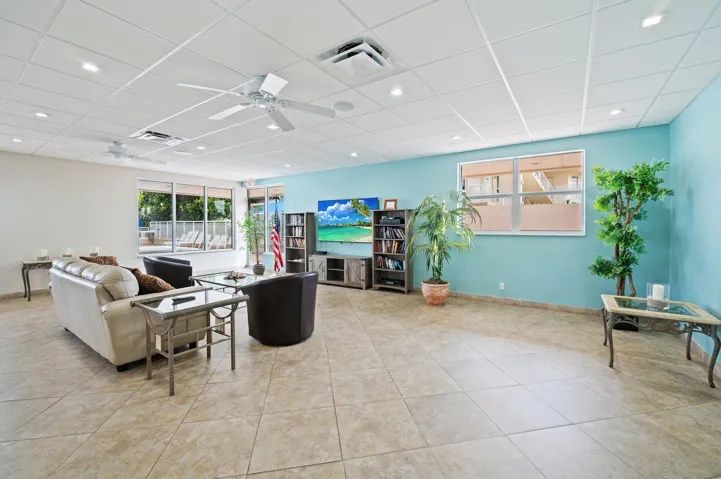 26-web-or-mls-1050-hillsboro-mile-203w