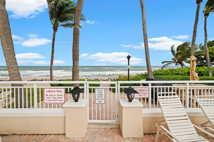 29-web-or-mls-1050-hillsboro-mile-203w