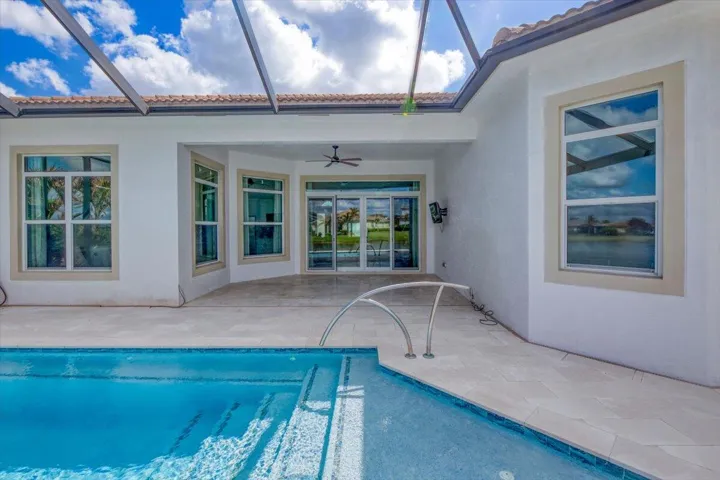 Screened in patio -pool area